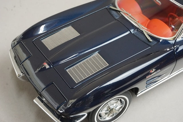 1:18 AUTOart 71181 Chevrolet Corvette Coupe 1963 Daytona Blue