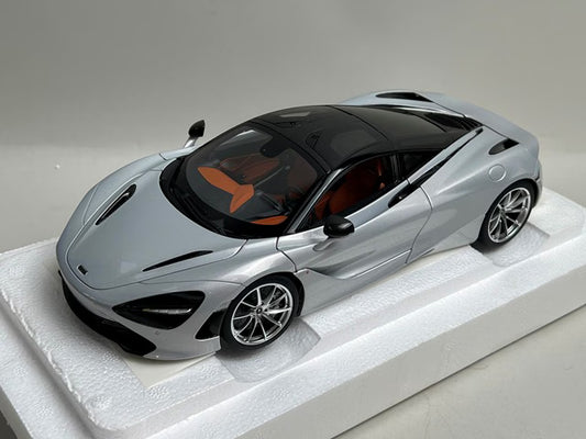 1:18 AUTOart 76071 McLaren 720s Metallic White model car