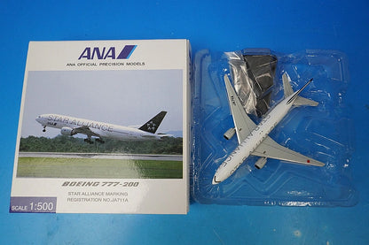 1:500 B777-200 ANA Star Alliance JA711A NH50022 ANA airplane model