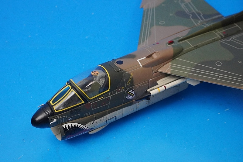 1:72 A-7D Corsair II USAF Korat Air Base 1972 686250 CENTURY WINGS airplane model