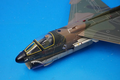1:72 A-7D Corsair II USAF Korat Air Base 1972 686250 CENTURY WINGS airplane model