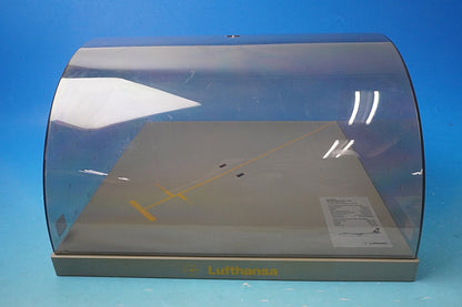 1:200 B747-400 Lufthansa Bonn D-ABVB Outer box missing. Comes with a dome-shaped plastic case. Herpa Premium airplane model
