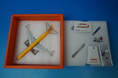 1:200 B757-200 PCF DHL Thank You G-DHKF EW2752004 JC Wings airplane model