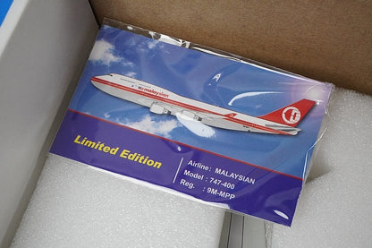1:200 B747-400 Malaysia Retro Paint 9M-MPP IF744MAS01 INFLIGHT airplane model