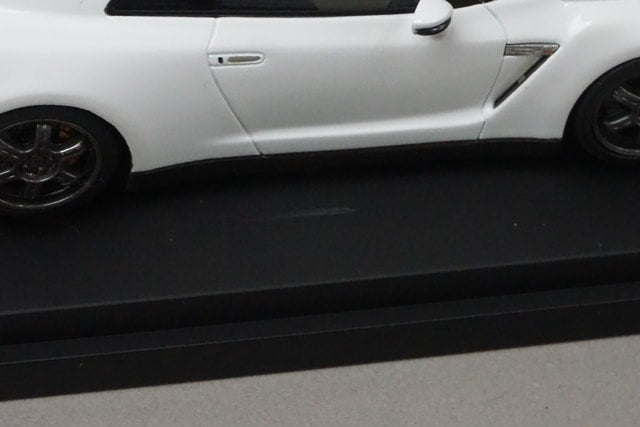 1:43 HPI 8414 Nissan GT-R (R35) NISMO Clubsport White