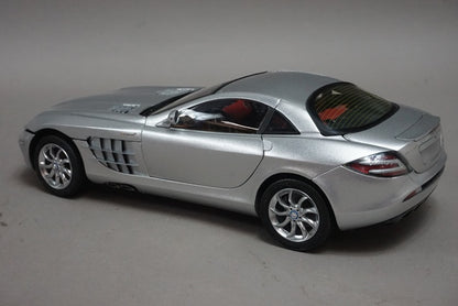 1:18 CMC M-045E Mercedes Benz SLR McLaren 2003 Silver