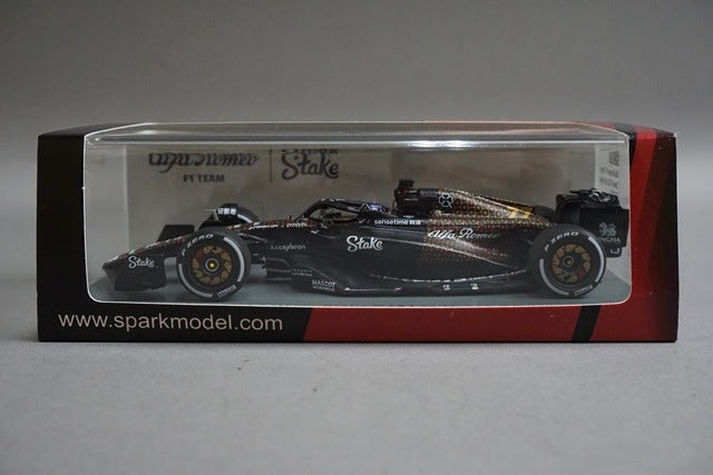 1:43 Spark S8938 Alfa Romeo F1 Team Stake C43 Las Vegas GP 2023 #77 V. Bottas model car