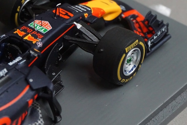 1:43 SPARK S5036 Red Bull Racing TAG Heuer RB13 Spanish GP 3rd 2017 #3 D. Ricciardo model car