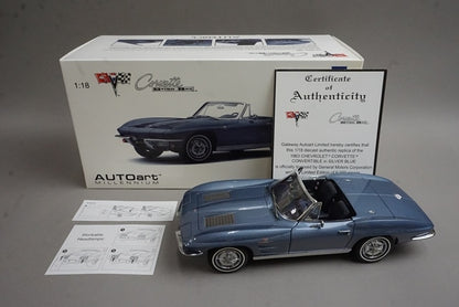 1:18 AUTOart 71192 Chevrolet Corvette Convertible 1963 Silver Blue