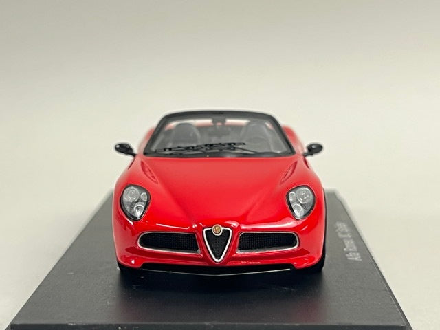1:43 Spark S0397 Alfa Romeo 8C Spider Prototype 2005 Red