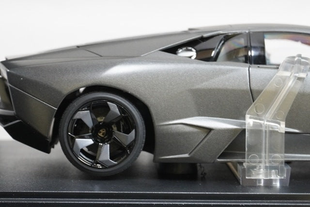 1:18 AUTOart 74591 Lamborghini Reventon Gray model car