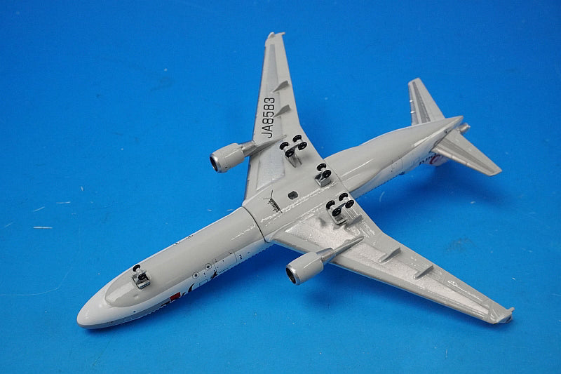 1:400 MD-11 JAL J-Bird Golden Eagle JA8583 10074 Phoenix airplane model