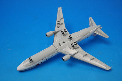 1:400 MD-11 JAL J-Bird Golden Eagle JA8583 10074 Phoenix airplane model