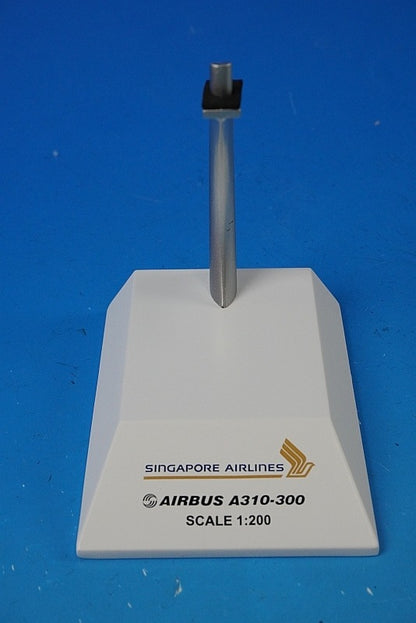 1:200 A310-300 Singapore 9V-STE EW2313002 JC Wings airplane model