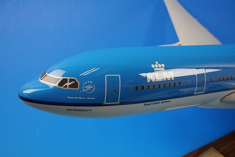 1:100 A330-200 KLM Netherlands PH-AOM PACMIN airplane model