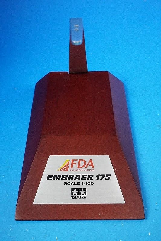 1:100 Embraer 175 FDA No. 12 White JA12FJ Tamiya airplane model