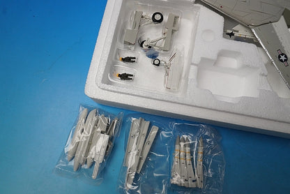 1:72 F-14A Tomcat U.S. Navy 84th Fighter Squadron Jolly Rogers AJ202 aboard the Nimitz Aircraft Carrier HA5211 Hobby Master