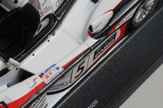 1:43 MINICHAMPS 400041305 Audi R8 24H LM 2004 #5 model car