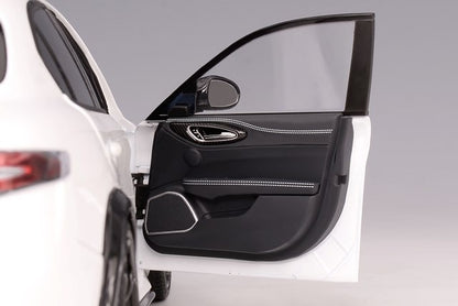 M89003 MOTORHELIX 1:18 Alfa Romeo Giulia GTA Bianco Trofed White model car