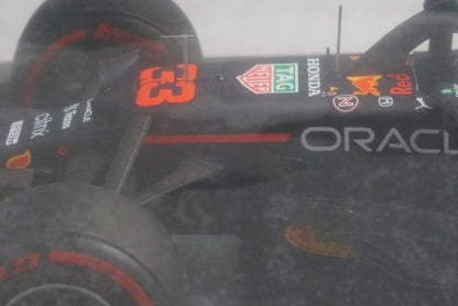 1:18 SPARK 18S609 Red Bull Racing Honda RB16B Abu Dhabi GP 2021 Winner #33 model car