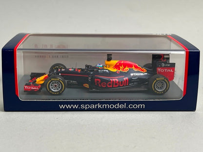 1:43 SPARK S5007 Red Bull Racing TAG Heuer RB12 Australian GP 2016 #3 D. Ricciardo model car
