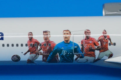 1:200 A340-600 Lufthansa FC Bayern Munich D-AIHK 100045 Eagle airplane model