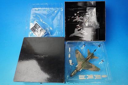 1:72 A-7D Corsair II USAF Korat Air Base 1972 686250 CENTURY WINGS airplane model