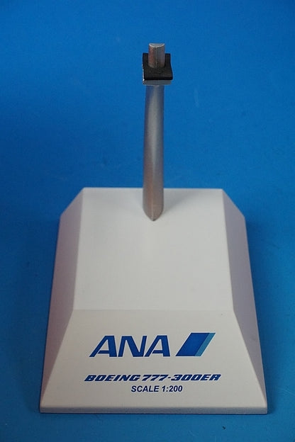 1:200 B777-300 ANA STAR WARS BB-8 JA789A EW277W007 JC Wings airplane model