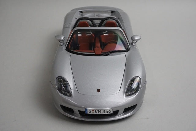 1:18 AUTOart 78041 Porsche Carrera GT Silver model car