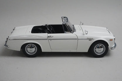 1:18 AUTOart 77433 Datsun Fairlady 2000 SR311 White model car