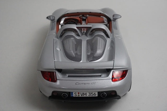 1:18 AUTOart 78041 Porsche Carrera GT Silver model car