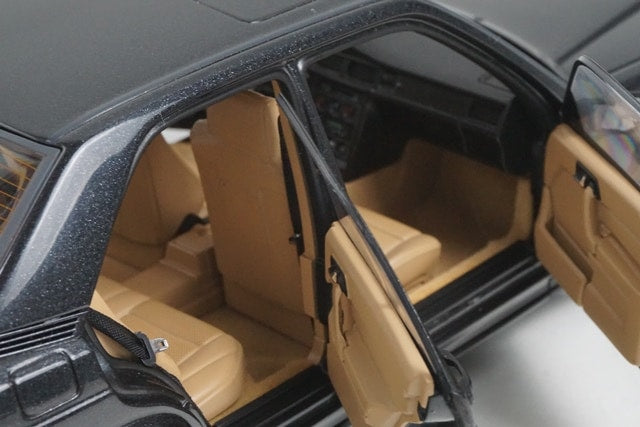 1:18 AUTOart 76122 Mercedes Benz 190E 2.3 16V Blue Black Metallic model car