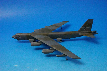 1:200 B-52G Stratofortress, USAF 416th Bombardment Wing, Griffiss AFB #58-0164 "SAC Time" 556972 Herpa airplane model