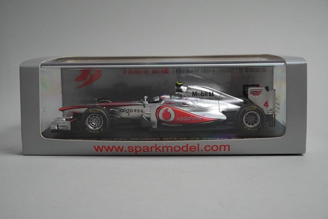 1:43 SPARK S3023 Vodafone McLaren Mercedes MP4-26 Chinese GP 2011#4 J.Button
