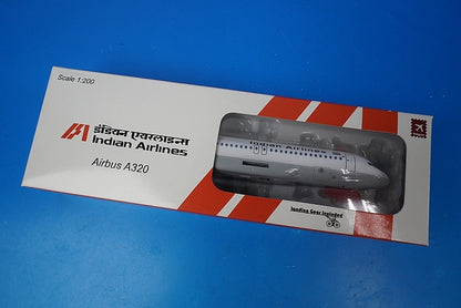 11083GR Hogan 1:200 A320 Indian Airlines Landing Gear with Stand airplane model