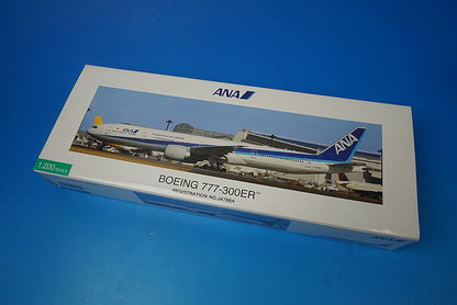 1:200 B777-300ER ANA JA788A snap fit model (with gear) NH20134 ANA