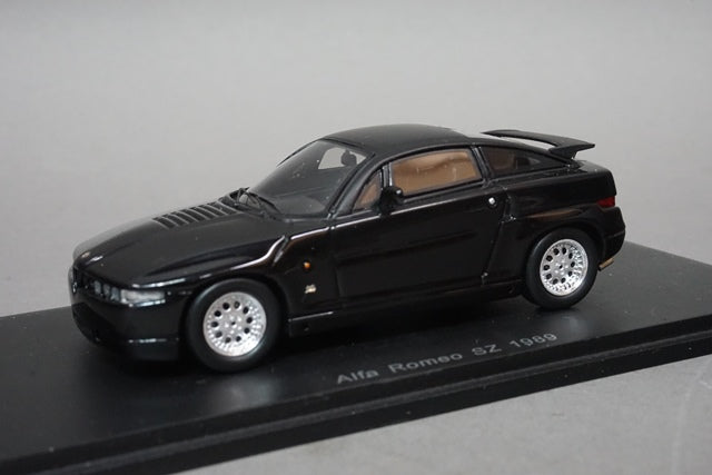 1:43 SPARK S0615 Alfa Romeo SZ1989 model car