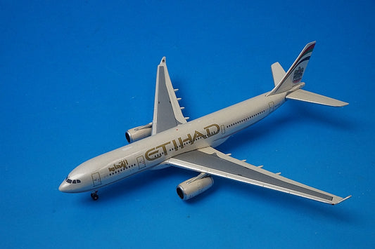 1:400 A330-200 Etihad Airways A6-EYI GJETD781 Gemini airplane model