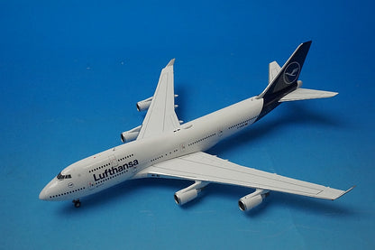 1:400 B747-400 Lufthansa D-ABVM GJDLH1826 Gemini airplane model