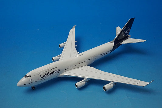 1:400 B747-400 Lufthansa D-ABVM GJDLH1826 Gemini airplane model