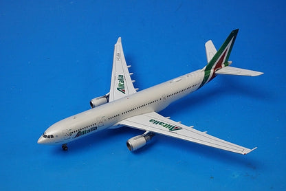 1:400 A330-200 Alitalia new paint I-EJGA GJAZA1530 Gemini airplane model