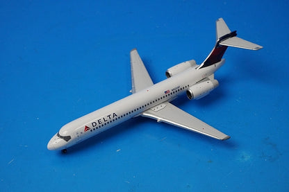 1:400 B717-200 Delta N922AT GJDAL1585 Gemini airplane model