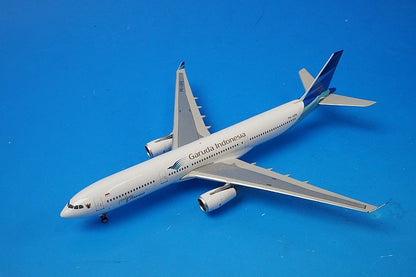 1:400 A330-300 Garuda Indonesia PK-GPE 10568 Phoenix airplane model