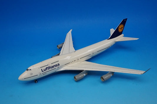 1:200 B747-400 Lufthansa Baden-Wurttemberg D-ABVC Herpa Premium airplane model