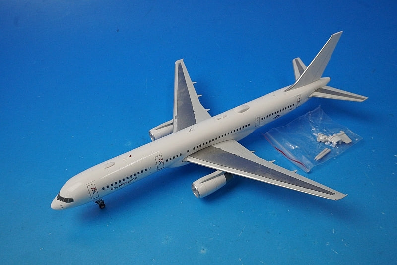 1:200 C-32B B757-200 USAF 02-5001 IFC32USAF02 INFLIGHT