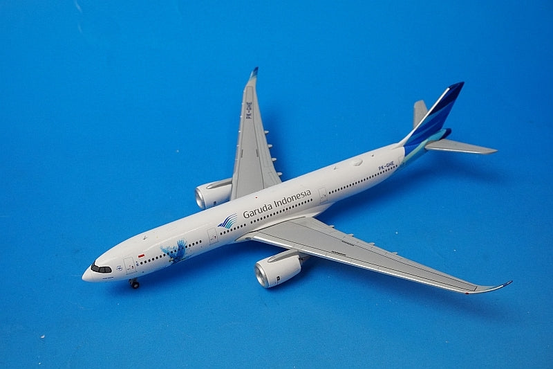 1:400 A330-900neo Garuda Indonesia Great Experience with A330-900neo PK-GHE XX4484 JC Wings airplane model