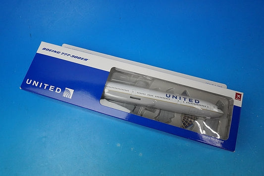 1:200 B777-300ER United *Registration number not assigned 10567 Hogan airplane model