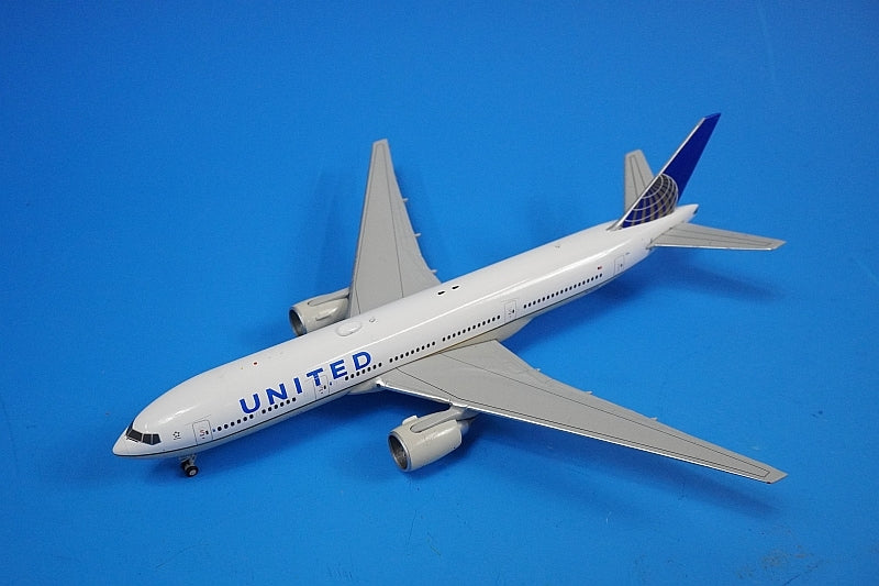 1:400 B777-200ER United N796UA GJUAL1589 Gemini airplane model