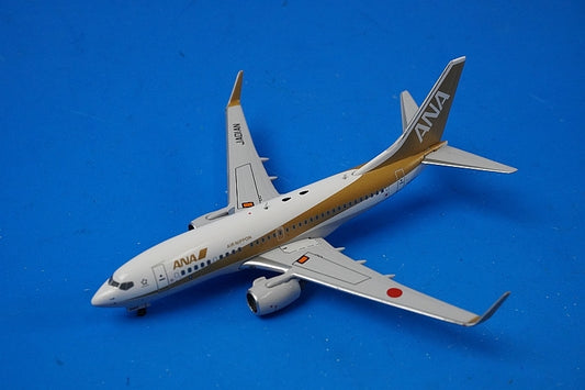 1:400 B737-700 ANA Gold Jet JA01AN BOX18023 PandaModel airplane model