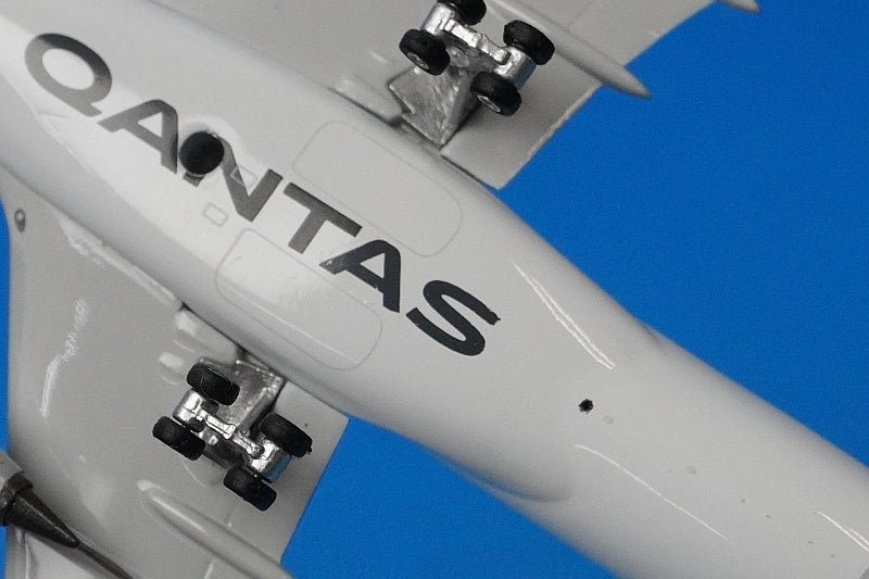 1:400 A330-300 Qantas New Paint VH-QPJ 04115 Phoenix airplane model